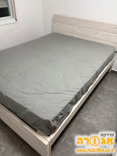 בסיס ומיטה זוגית