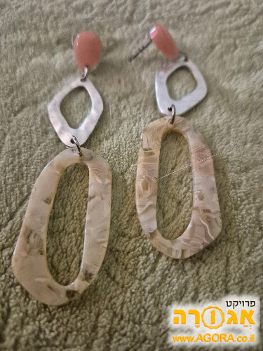עגילים וורודות