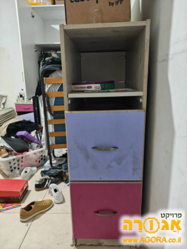 ארון מגירות צבעוני