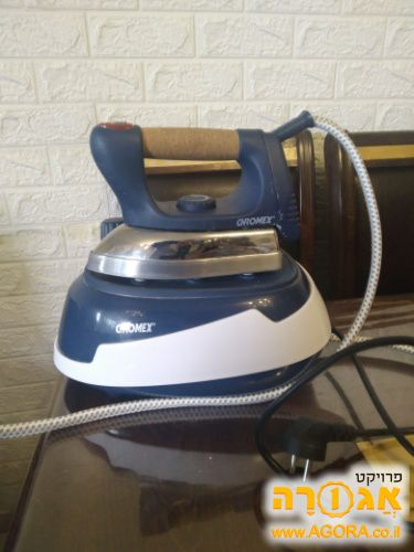 מגהץ קיטור קטן של חברת כרומקס