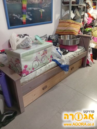 מיטה עם ארגז