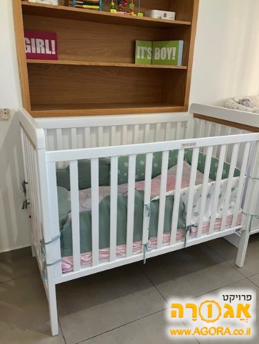 שתי מיטות תינוק כולל מזרן