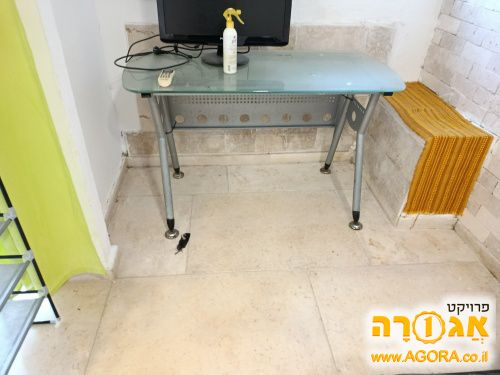 שולחן משרד זכוכית