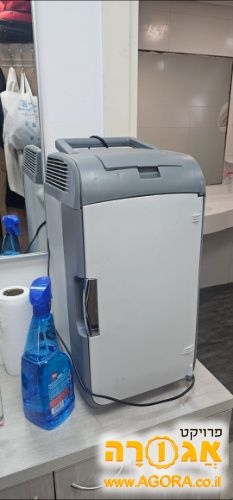 מקרר קטן לא ידוע אם עובד