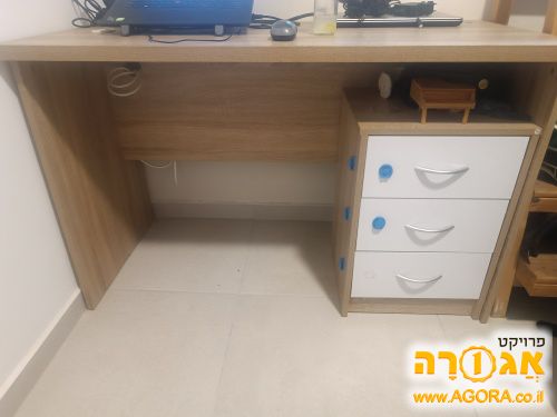 שולחן כתיבה