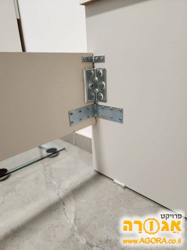 זוויות למיטה