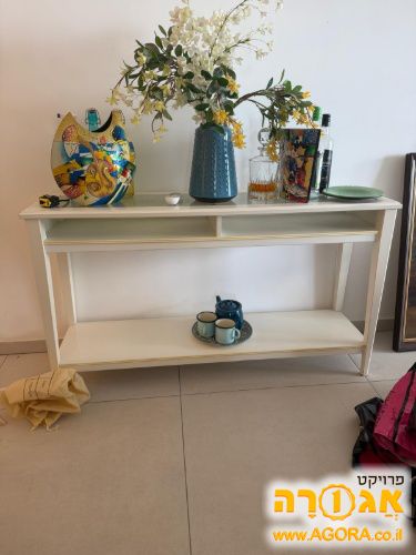 שולחן כניסה