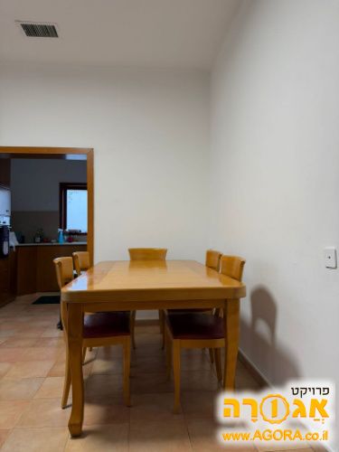 שולחן אוכל ו6 כסאות