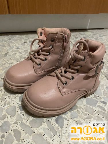 נעלי-מגף לילדה