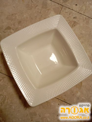 צלחות עמוקות למרק בשריות