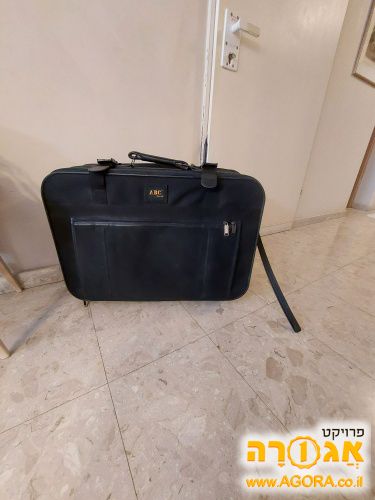 מזוודה גודל בינוני