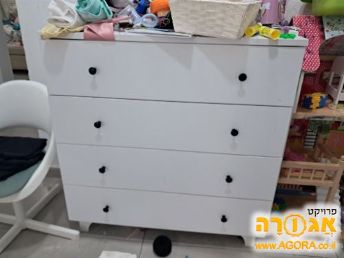 שידת מגירות