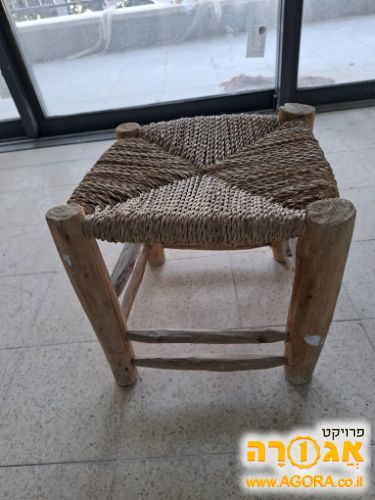 שרפרף מעץ, מושב קלוע