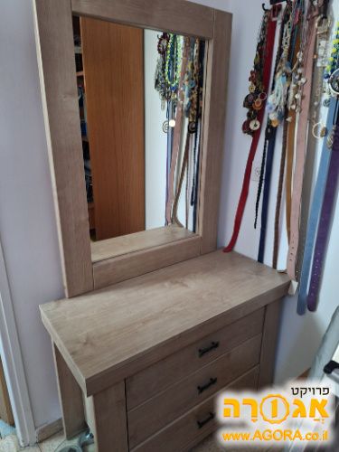 שידת איפור