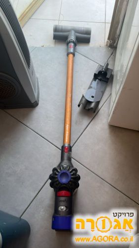 דייסון V8