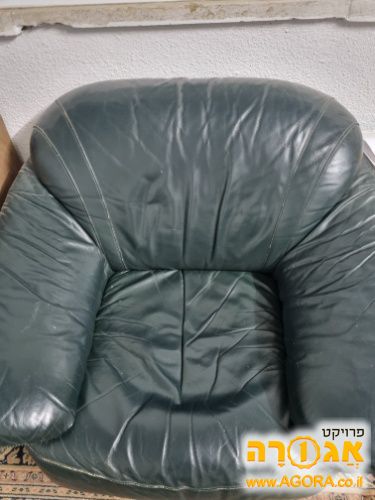 כורסא דמוי עור ירוק כהה