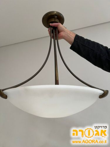 מנורת הלוגן לתקרה