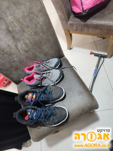 2 זוגות נעליים