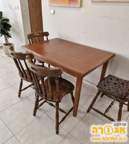 שולחן אוכל ו-6 כסאות