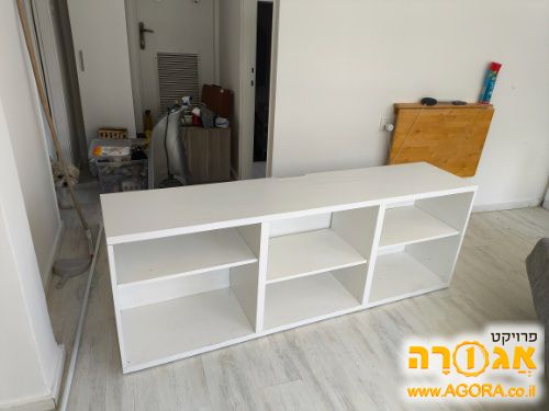 מזנון טלוויזיה איקאה