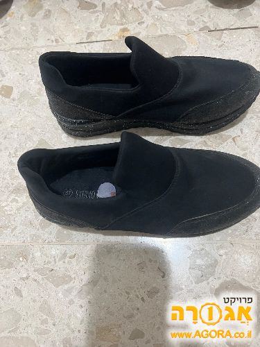 נעליים סגורות