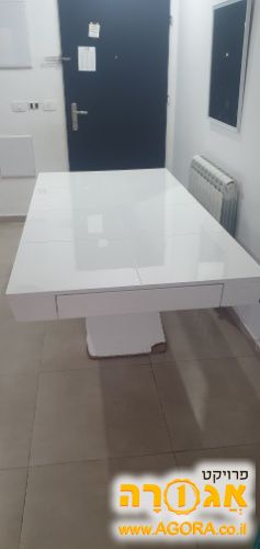 שולחן