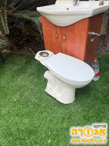 אסלה כיור וארון לשירותים