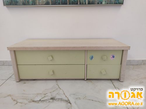 שידה נמוכה של משכל