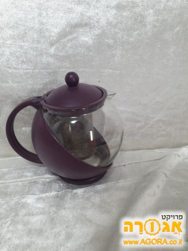 קנקן תה עם פילטר לחליטה. שימושי
