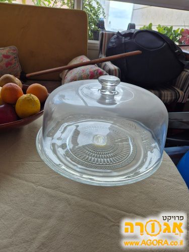 מעמד זכוכית חגיגי לעוגה עגולה