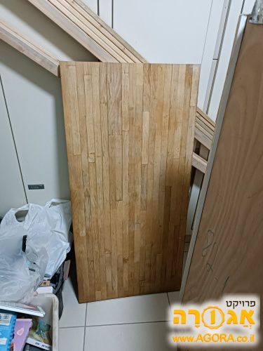 שולחן מעץ מלא של איקאה