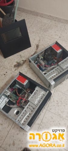 שני מחשבים ישנים