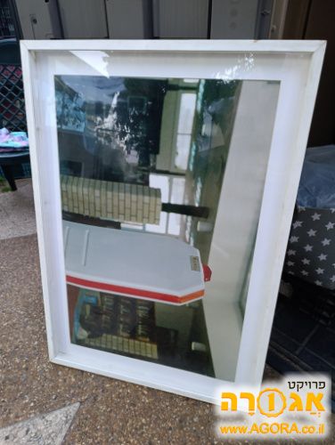 מסגרת עץ עם זכוכית 60 על 90