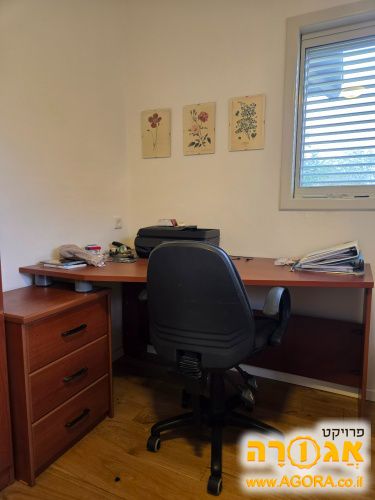 שולחן מחשב / כתיבה וכיסא