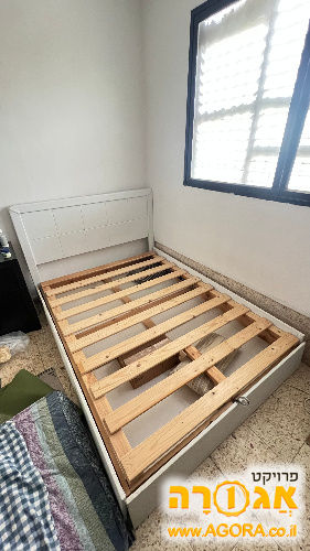 בסיס מיטה נפתח