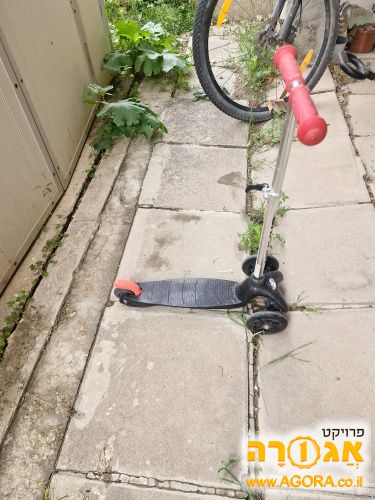 קורקינט שלוש גלגלים