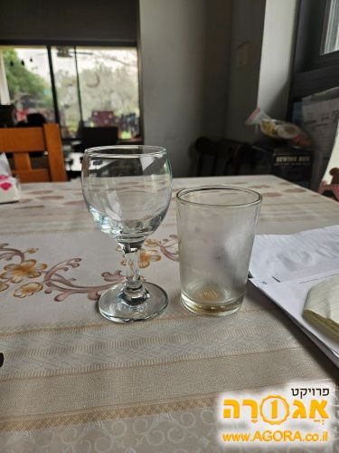 כוסות יין קטנות