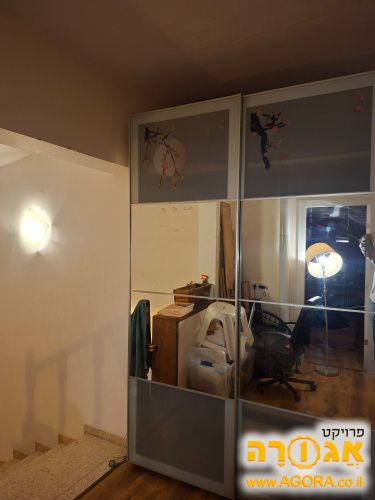 ארון הזזה עם מראות מאיקאה