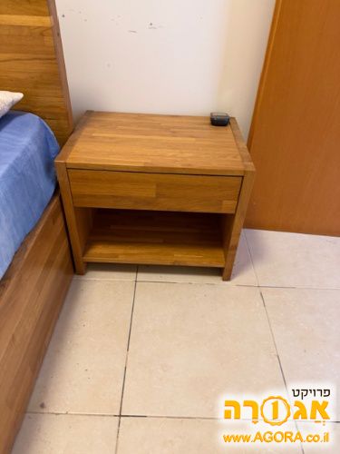 שידה (ליד מיטה)