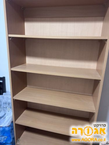 כוננית ספרים