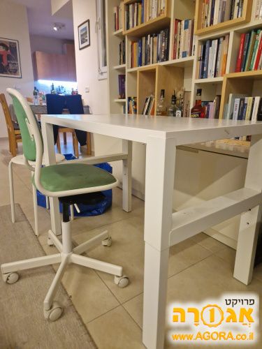 שולחן כתיבה איקאה מתכוונן לילד + כיסא