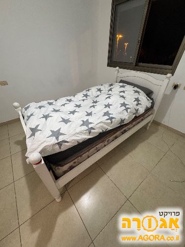 מיטת יחיד