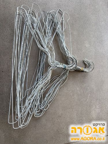 35 קולבי מתכת