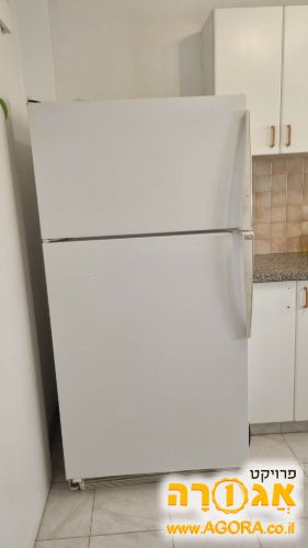 מקרר עם מקפיא