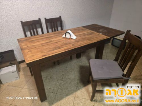 פינת אוכל מעץ ו 4 כיסאות