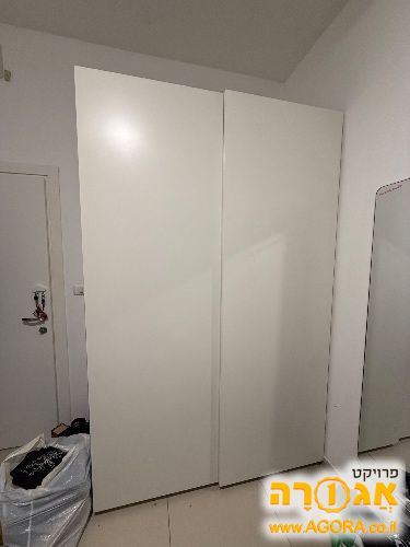 ארון בגדים