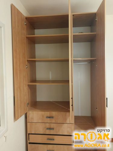 ארון בגדים