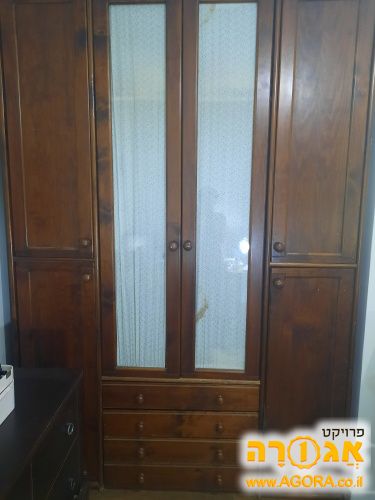 ארון בגדים