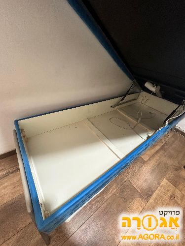 מיטת יחיד מתכווננת חשמלית עם ארגז מצעים