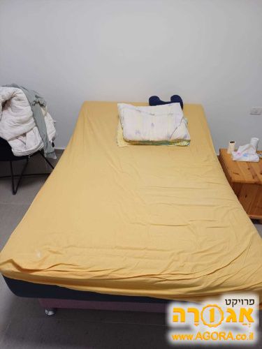 מיטת נוער עם חלק עליון מתרומם חשמלית